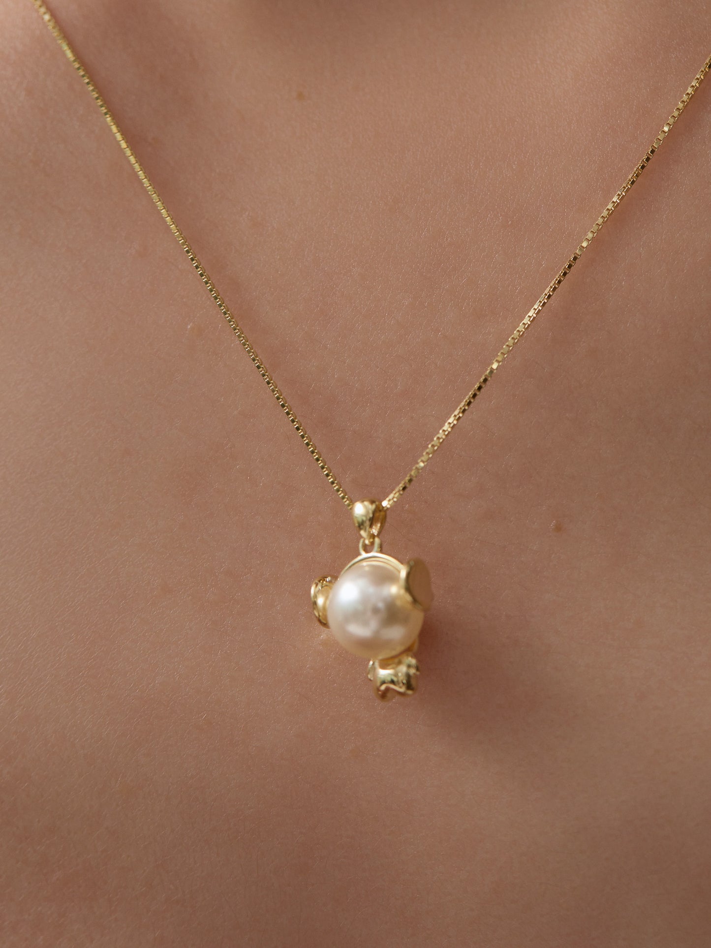 14K Gold Platted Pearl Spaceman Necklace